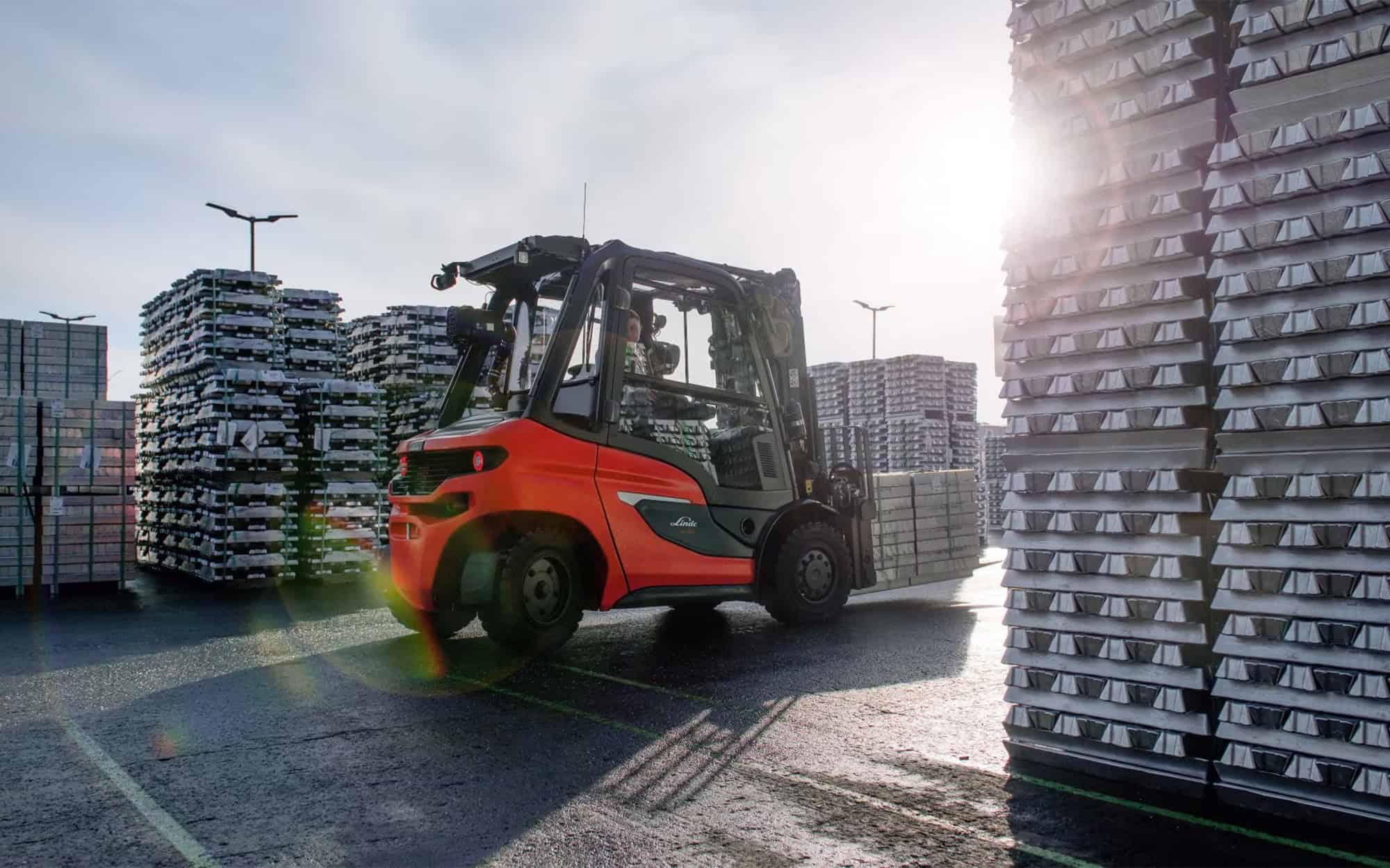 Linde Forklift in Operation